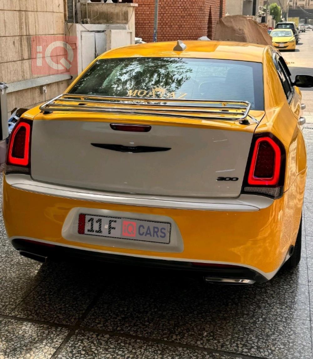 کرایسلەر 300